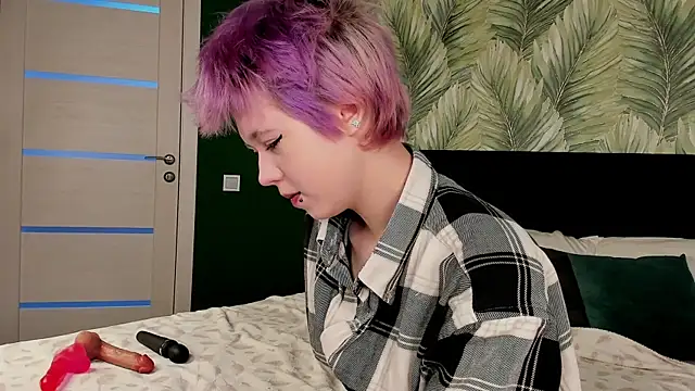 Snapshot of CarolineRichter chatting on 11.13.25 CarolineRichter online show from 11.13.25