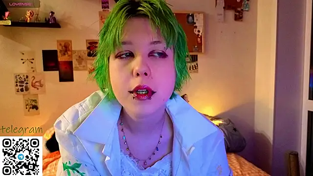 Snapshot of CarolineRichter chatting on 02.02.26 CarolineRichter online show from 02.02.26