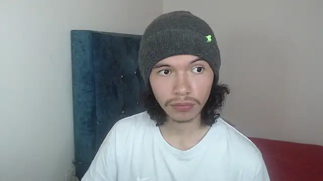 Snapshot of Xoxo_Smiles chatting on 11.29.25 Xoxo Smiles online show from 11.29.25