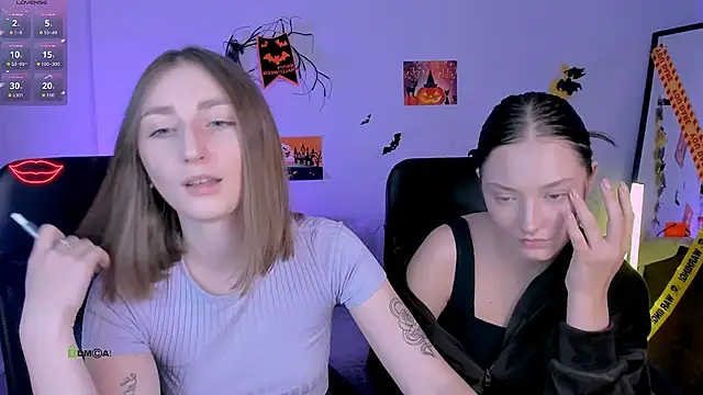 Snapshot of eva_smiith_ chatting on 10.22.25 eva smiith online show from 10.22.25