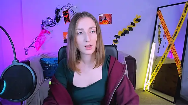 Snapshot of eva_smiith_ chatting on 10.27.25 eva smiith online show from 10.27.25