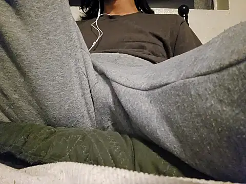 Nicks9inches online show from 09.16.25