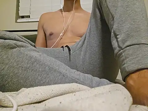 Nicks9inches online show from 09.17.25