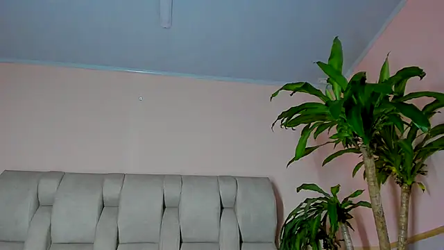 Snapshot of megann_hill_ chatting on 09.20.25 megann hill online show from 09.20.25