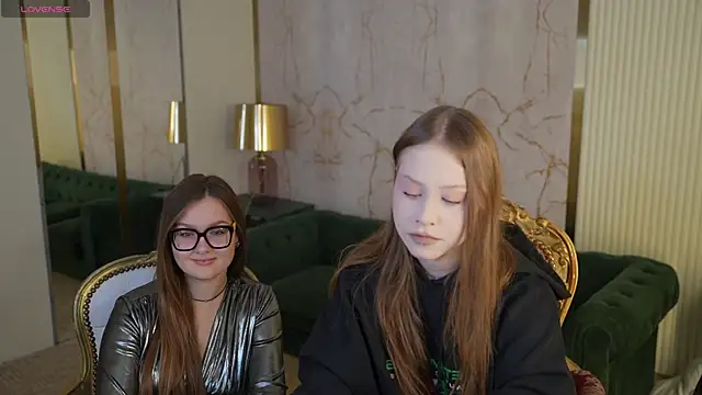 Esmie Smile online show from 10.01.25