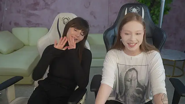 Esmie Smile online show from 11.01.25