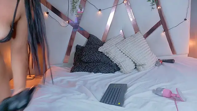 RiriiBrunette   online show from 11.20.25