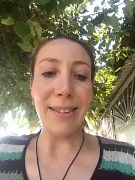 Snapshot of HellaryTourent chatting on 09.10.25 HellaryTourent online show from 09.10.25