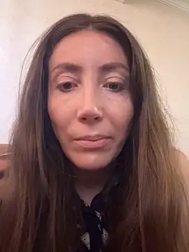 Snapshot of HellaryTourent chatting on 09.13.25 HellaryTourent online show from 09.13.25