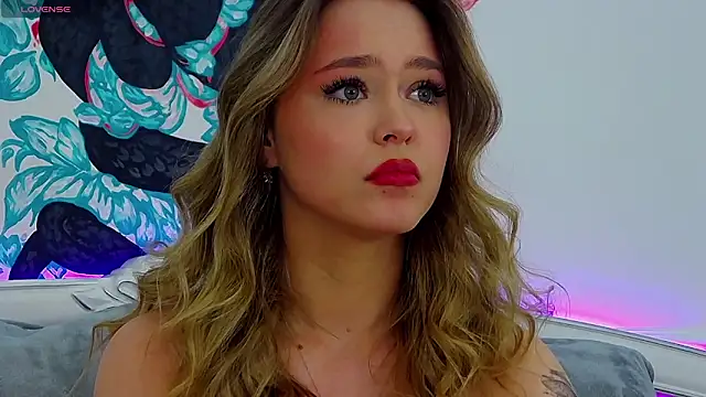 Snapshot of EvaMenders chatting on 10.10.25 EvaMenders online show from 10.10.25