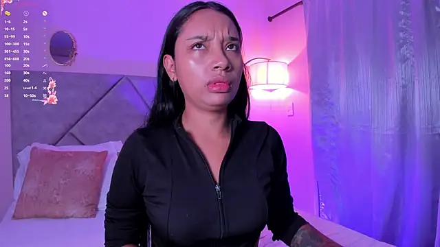 Snapshot of MissPocahontass chatting on 09.24.25 MissPocahontass online show from 09.24.25