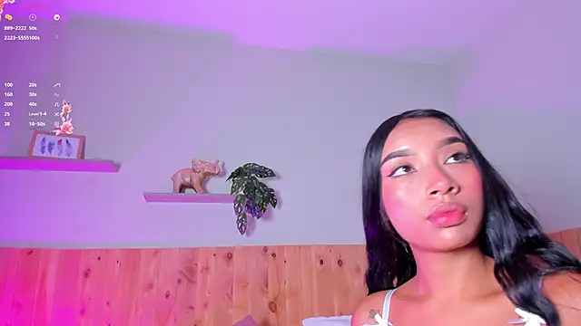 Snapshot of MissPocahontass chatting on 10.13.25 MissPocahontass online show from 10.13.25