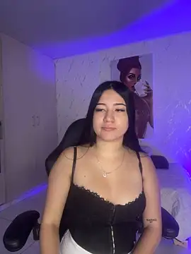 Snapshot of chloekitty69 chatting on 10.24.25 chloekitty69 online show from 10.24.25