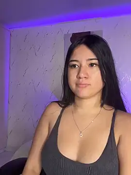 Snapshot of chloekitty69 chatting on 10.27.25 chloekitty69 online show from 10.27.25