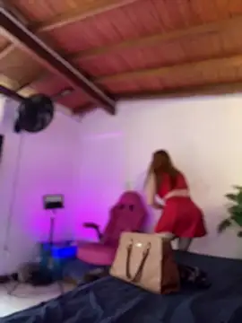 Snapshot of MarilynSmith01 chatting on 10.12.25 MarilynSmith01 online show from 10.12.25