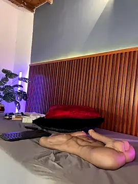 Snapshot of MarilynSmith01 chatting on 10.29.25 MarilynSmith01 online show from 10.29.25