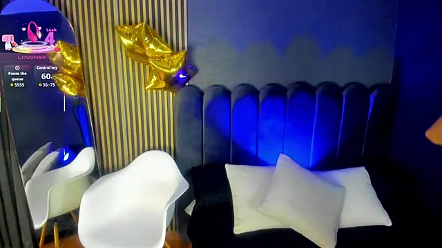 Snapshot of Gina_77 chatting on 10.10.25 Gina 77 online show from 10.10.25