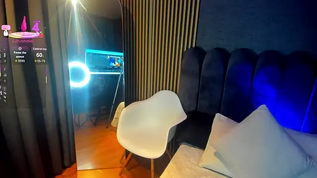 Snapshot of Gina_77 chatting on 10.20.25 Gina 77 online show from 10.20.25