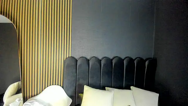 Snapshot of Gina_77 chatting on 10.23.25 Gina 77 online show from 10.23.25