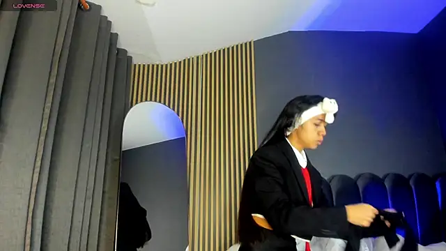 Snapshot of Gina_77 chatting on 10.27.25 Gina 77 online show from 10.27.25