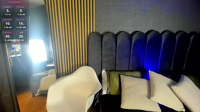 Snapshot of Gina_77 chatting on 11.04.25 Gina 77 online show from 11.04.25