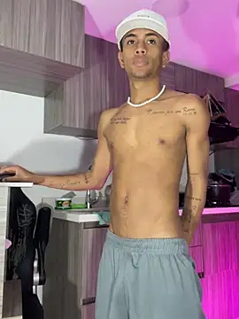 Snapshot of RyanScot4 chatting on 09.25.25 RyanScot4 online show from 09.25.25