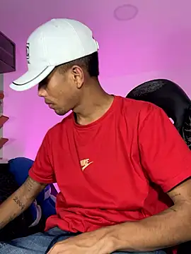 Snapshot of RyanScot4 chatting on 09.26.25 RyanScot4 online show from 09.26.25