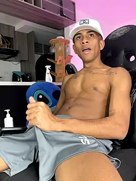 Snapshot of RyanScot4 chatting on 09.27.25 RyanScot4 online show from 09.27.25