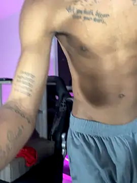 Snapshot of RyanScot4 chatting on 10.02.25 RyanScot4 online show from 10.02.25