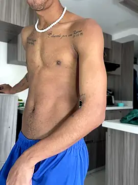 Snapshot of RyanScot4 chatting on 10.12.25 RyanScot4 online show from 10.12.25