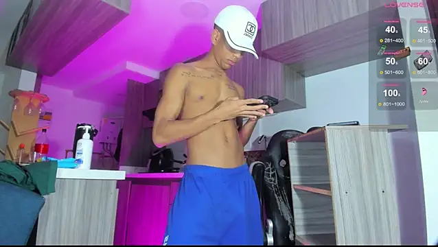 Snapshot of RyanScot4 chatting on 10.17.25 RyanScot4 online show from 10.17.25