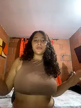 Snapshot of AnaisVelvet11 chatting on 10.18.25 AnaisVelvet11 online show from 10.18.25