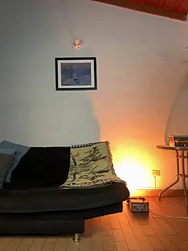 Snapshot of AlekBlake_ chatting on 10.20.25 AlekBlake online show from 10.20.25