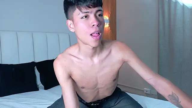 MaxiWildd online show from 03.12.26