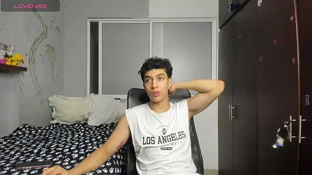 Snapshot of Noxx_starkK chatting on 09.30.25 Noxx starkK online show from 09.30.25