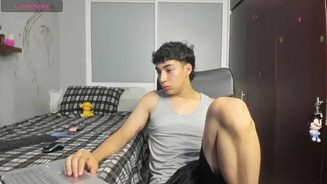 Snapshot of Noxx_starkK chatting on 11.02.25 Noxx starkK online show from 11.02.25