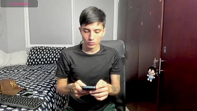 Snapshot of Noxx_starkK chatting on 11.16.25 Noxx starkK online show from 11.16.25