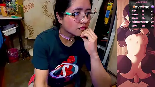 Snapshot of Ftm_Bunny chatting on 10.19.25 Ftm Bunny online show from 10.19.25