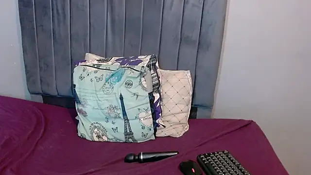 Snapshot of ChubbyBuddyxXx chatting on 10.05.25 ChubbyBuddyxXx online show from 10.05.25