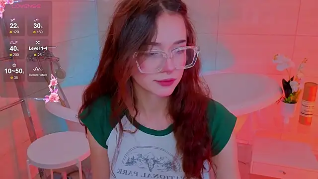 Snapshot of Adetta chatting on 11.11.25 Adetta online show from 11.11.25