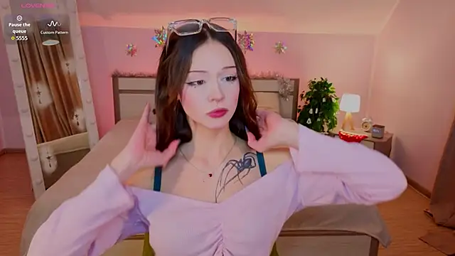 Adetta online show from 12.18.25