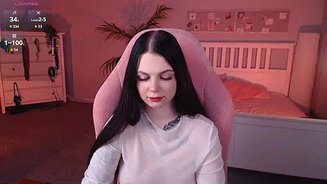 Snapshot of Michela_Fruet chatting on 10.20.25 Michela Fruet online show from 10.20.25