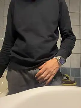 adiluci1 online show from 10.04.25