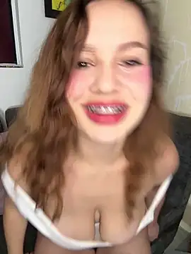 Snapshot of Jesydoll_1 chatting on 10.29.25 Jesydoll 1 online show from 10.29.25