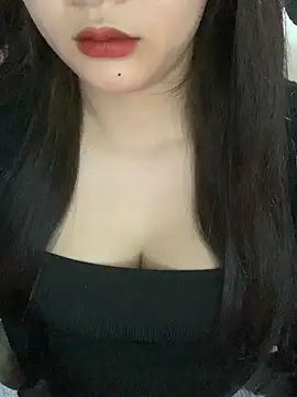 Snapshot of Linhtruong_ chatting on 11.20.25 Linhtruong online show from 11.20.25