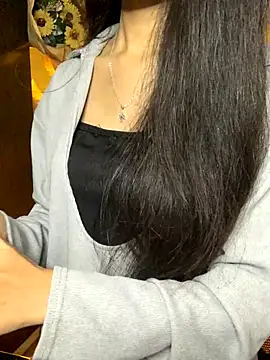 Nhinhi18 online show from 10.25.25