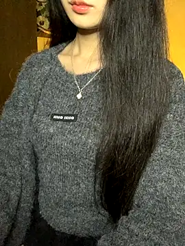 Nhinhi18 online show from 11.19.25