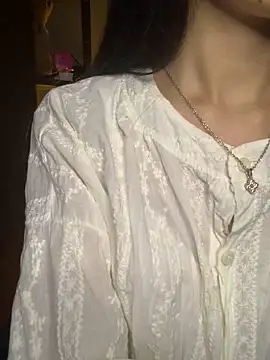 Snapshot of Nhinhi18 chatting on 04.23.26 Nhinhi18 online show from 04.23.26