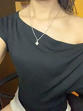 Snapshot of Nhinhi18 chatting on 06.26.26 Nhinhi18 online show from 06.26.26