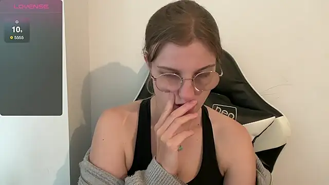 BustyKellyXXX online show from 10.03.25